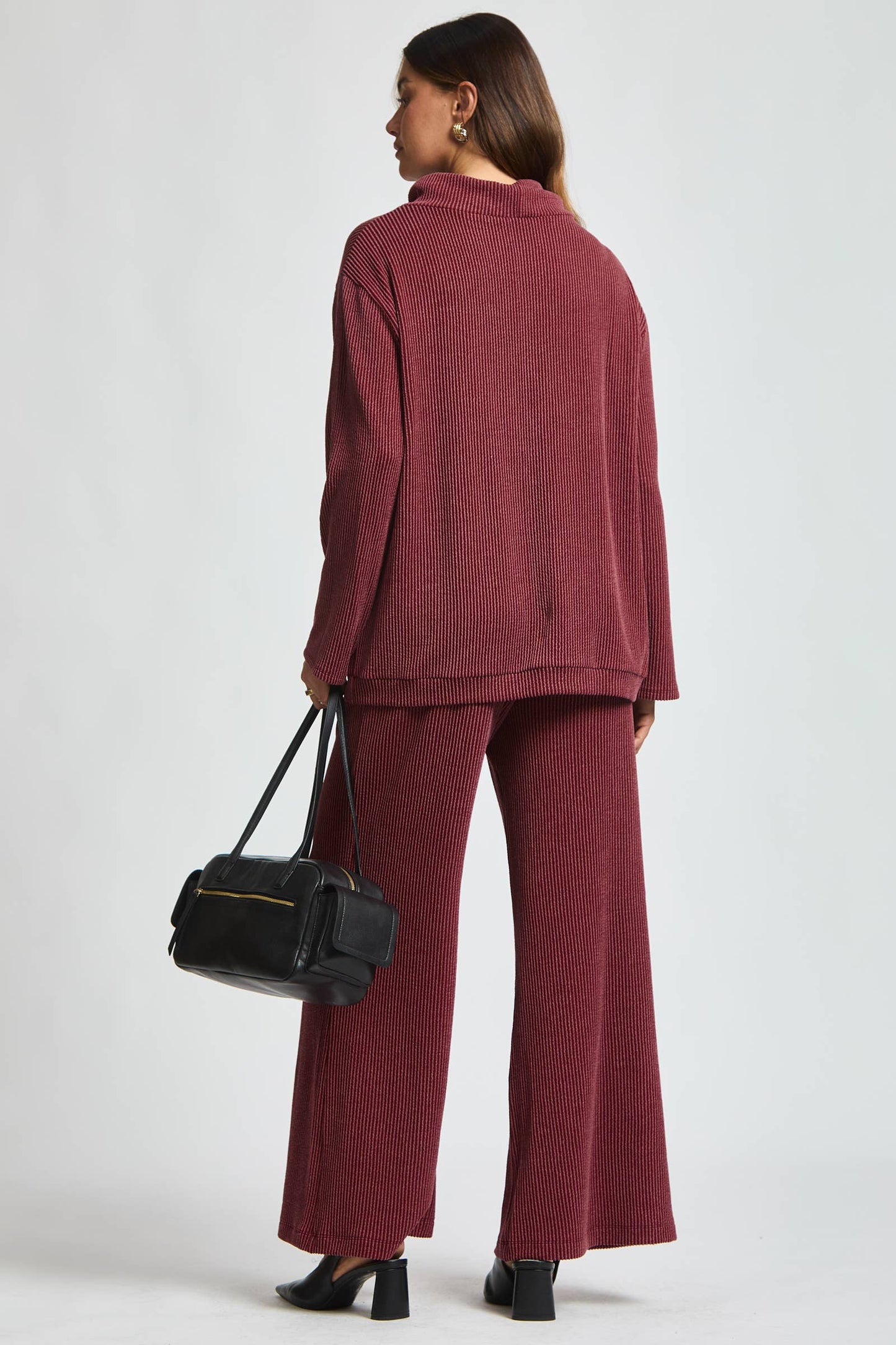 2-Piece Cowl Neck Ribbed Travel Set