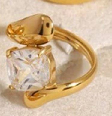 TARNISH FREE RHINESTONE RING