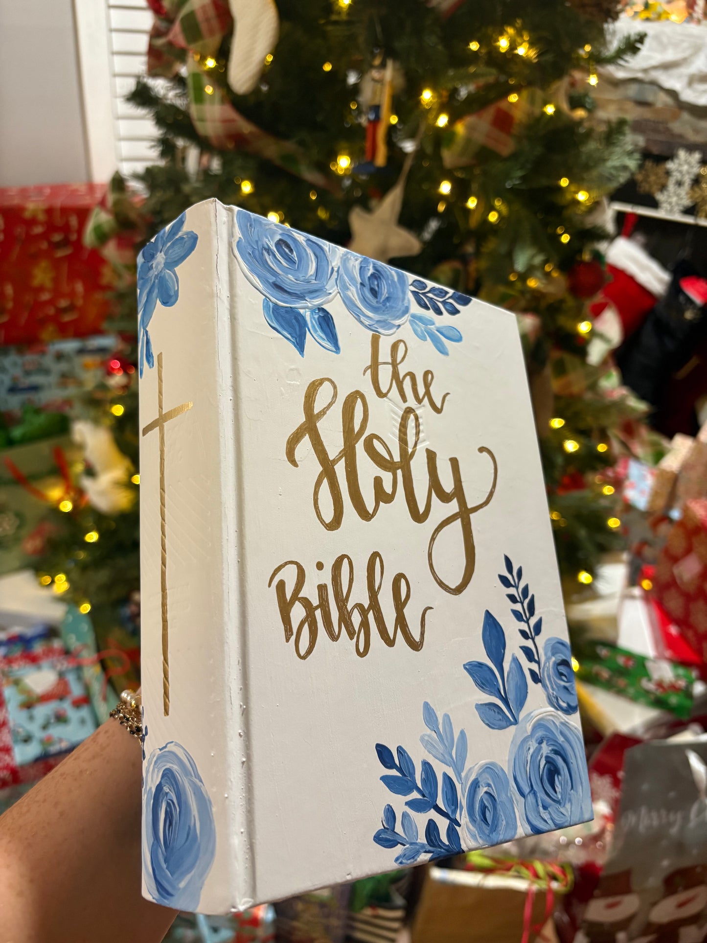 Hand Painted Bible - CSV “She Reads Truth”