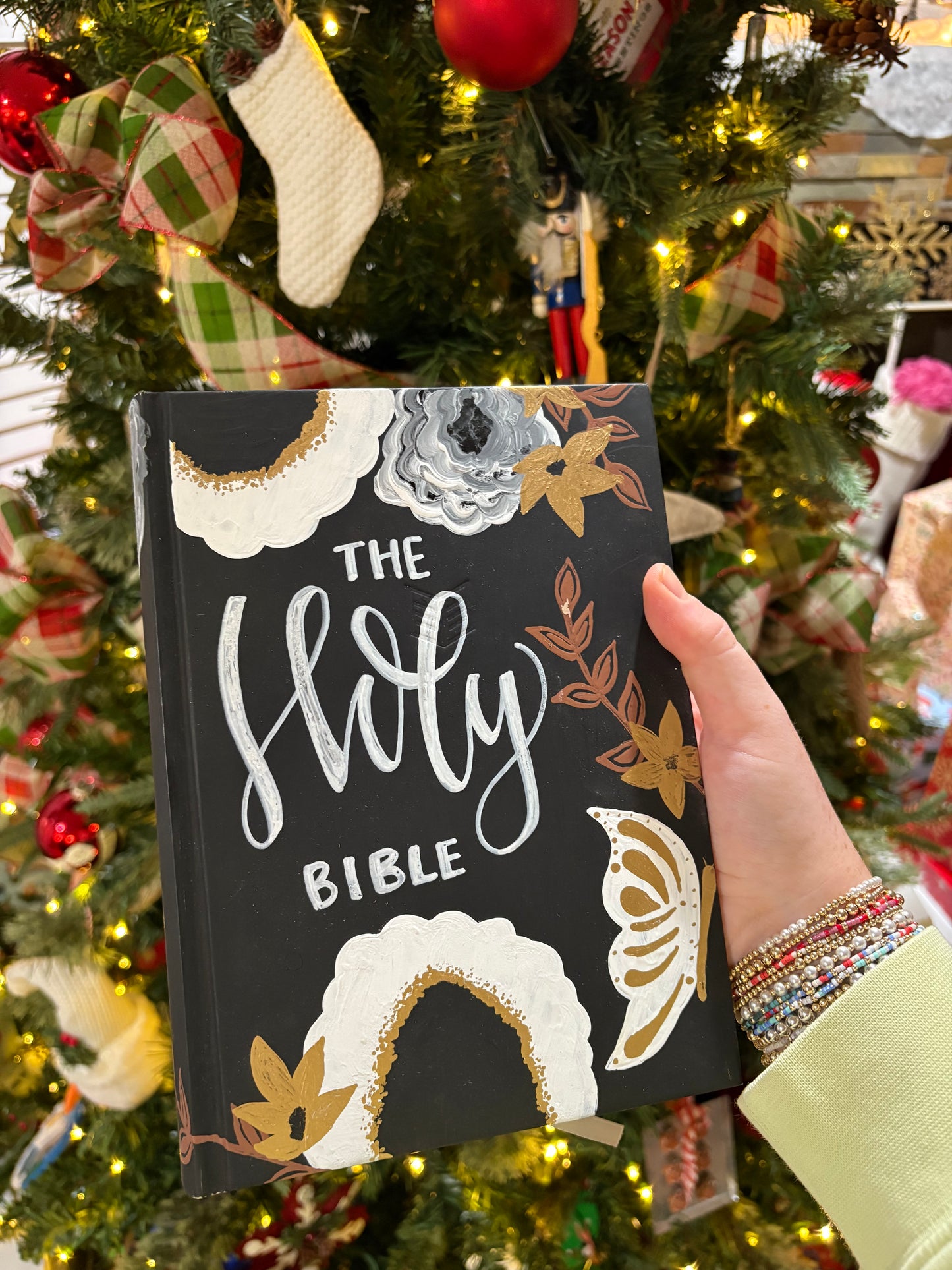 Hand Painted Bible - CSV “She Reads Truth”