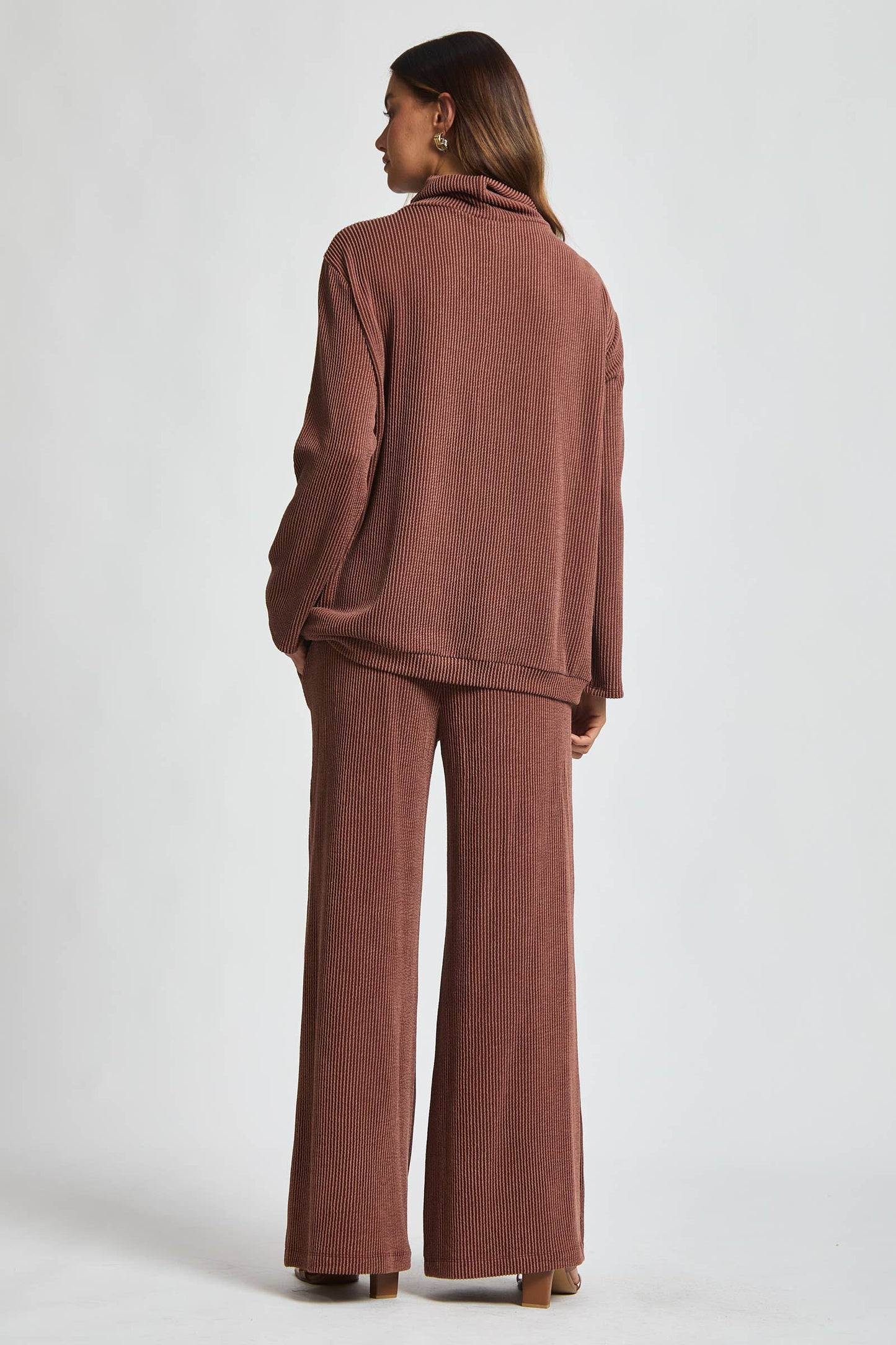 2-Piece Cowl Neck Ribbed Travel Set